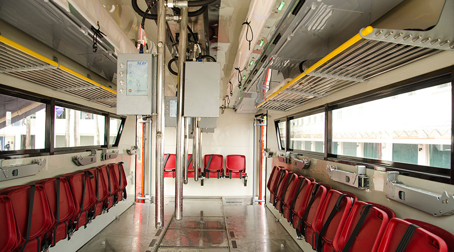 Mass-Decontamination-Vehicle_shower-stall-deployed