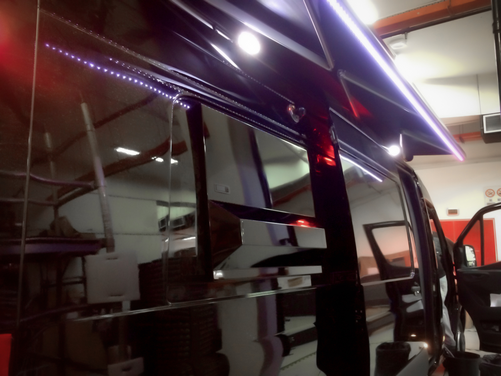 RTP_Xray Vehicle Detail_Awning 01