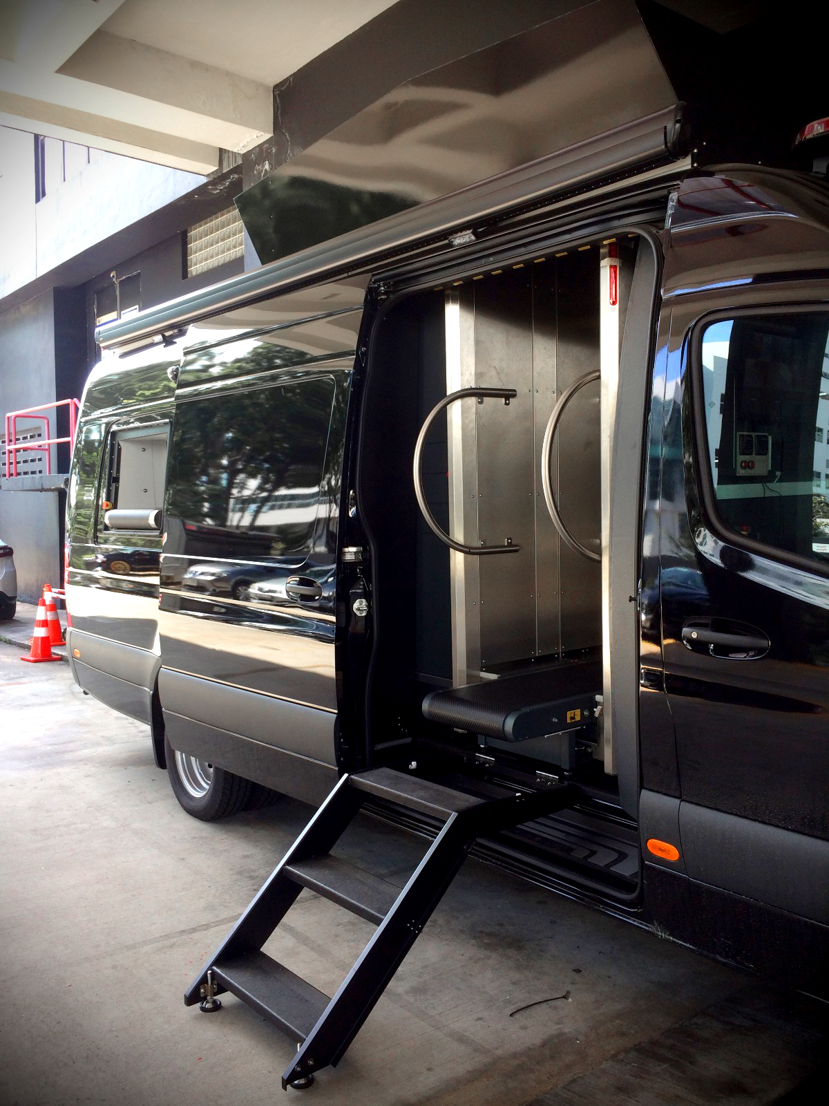 RTP_Xray Vehicle Exterior 02